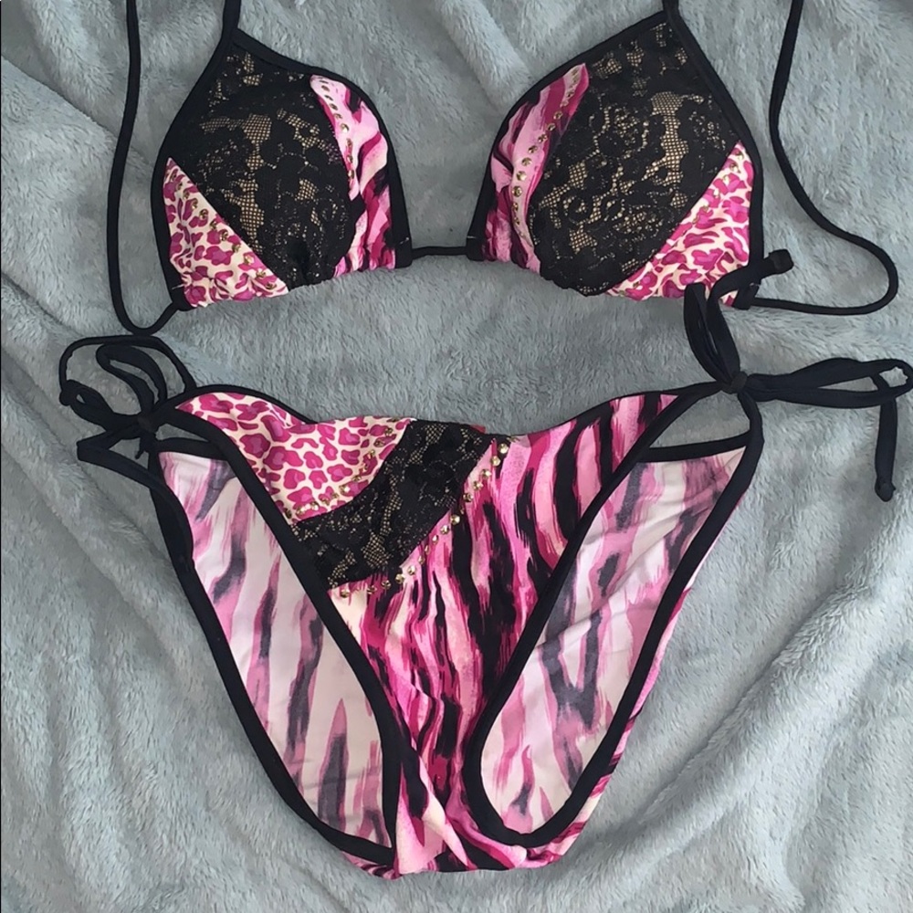 Guess bikini. Top size M, Bottom size S